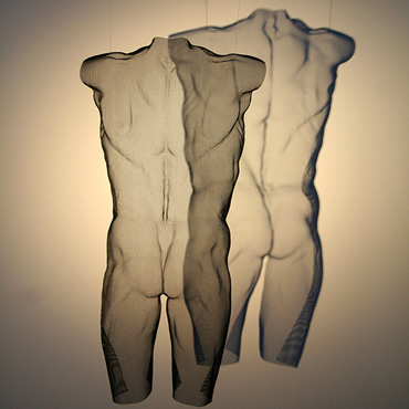 Begbie wire-mesh sculpture CENZ in Edinburgh