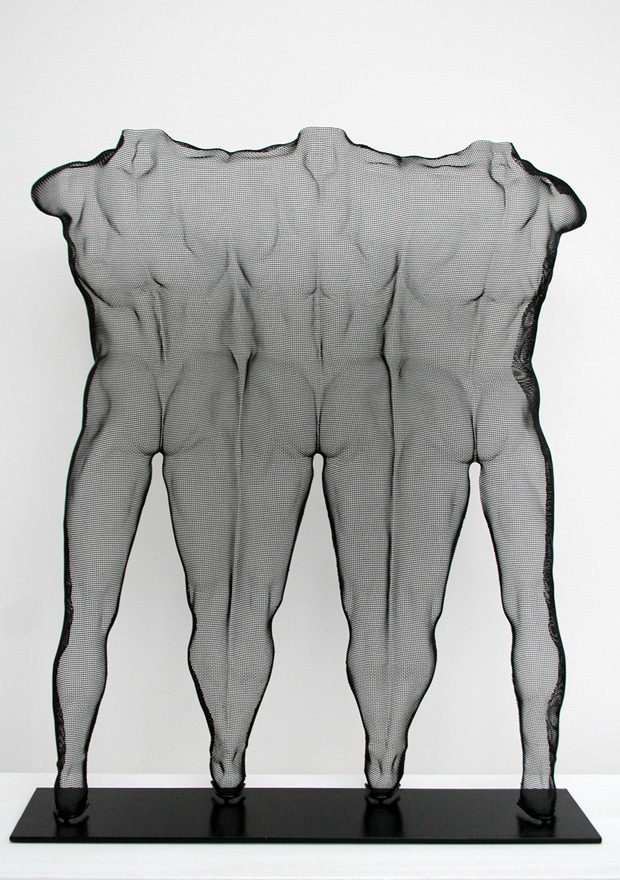 IZUUU is a wiremesh sculpture by scotish artist David Begbie