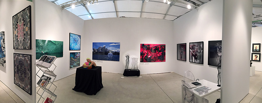 Wire-mesh sculpture in exhibition at Opiom Gallery France