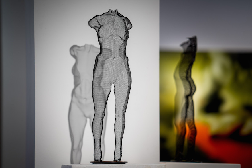 Kunstgalerie Hegemann in München lädt ein zur Ausstellung, Künstler David Begbie präsentiert Figuren in Mesh