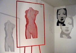 selection of semi-transparent wire-mesh sculptures at art exhibition Berlin 2015
