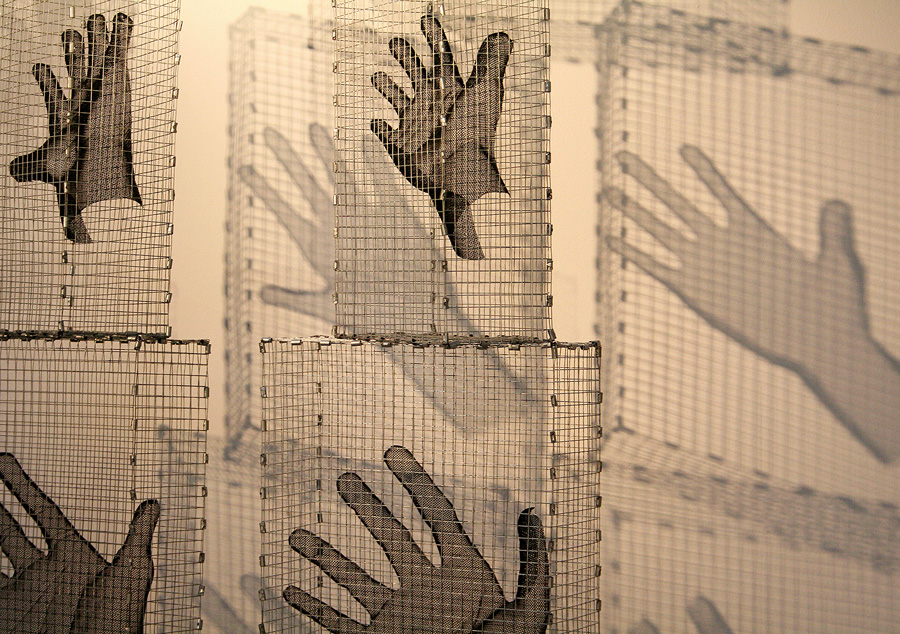 David Begbie artwork in wire-mesh: CRAW (detail) 2017