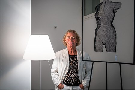 VENUS sculpture and artist David Begbie