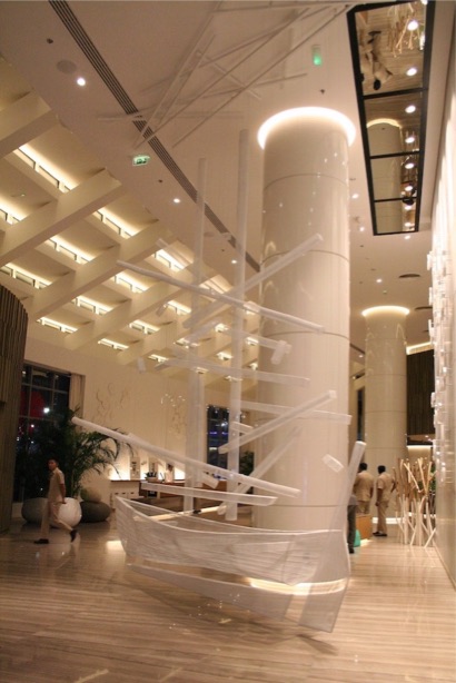 Begbie floating sculpture 6638 Dubai Royal Meridien
